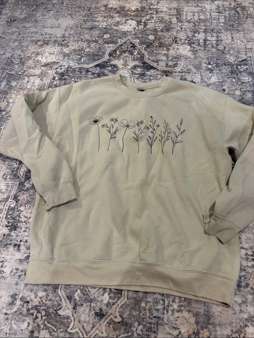 Gildan Cream Crewneck Sweatshirt with Tag Detail